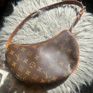 louis vuitton croissant loop